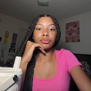 Meet your Posher, Alexis